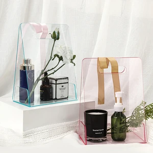 Light Luxury Custom Triangle Handle Valentine's Day Acrylic Flower Box