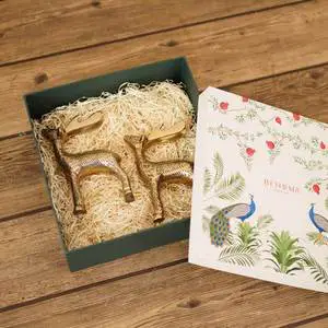 Thanksgiving Reindeer Gift Hamper Festive Decor Set Stylish Elegant Premium Gifting Collection Personalized Eco-Friendly