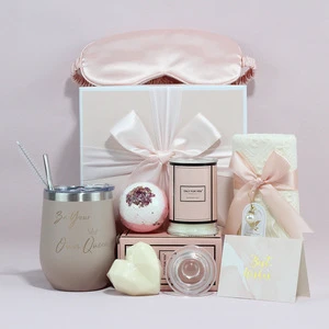 Romantic Women's Gift Set for Mother's Day Scented Candle & Flannel Blanket for Relaxing & Special Occasions Birthday Jewelry