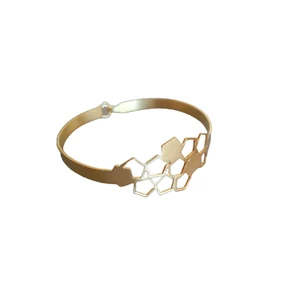 Women 2003 Old American Jewelry Designs Famous Cutting and Stylish Venice Carnival cuff Laser Cut Golden Polished for Women