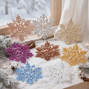 ChengNuo YiBai CNYB71 Set of Plastic Various Snowflake Ornaments Sparkly Red Snowflakes for Christmas Tree Hanging Decorations