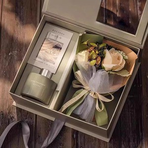Mother's Day Valentine's Day Father's Day Graduation Gift Stainless Steel Eternal Flower Bouquet Aromatherapy Gift Set