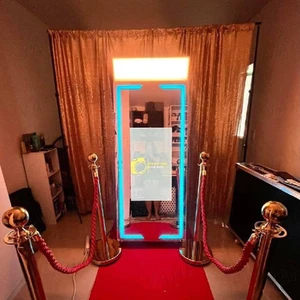 Professional Mirror Photo Booth Machine 32 43 Inch Touch Screen Selfie Booth with Flight Case for Event Wedding Party Rental