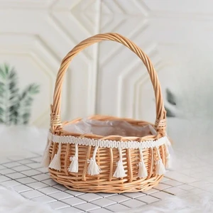 Small Fringed Princess Basket Flower Basket Valentine's Day And Mother's Day Gift From The Flower Shop - Beautiful Bouquet Girls