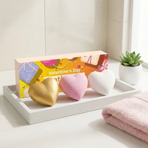 Natural Valentine's Day Heart-Shaped Bath Bombs 100% Natural Ingredients Floral Scent Customizable Colors Fragrance-Gift for