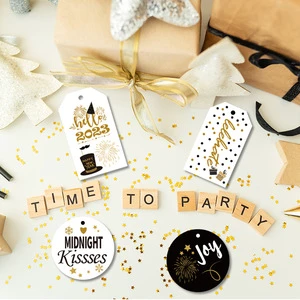 Modern Christmas Tags Cards and New Year Decorations Pendants Festive Props for New Year's Parties