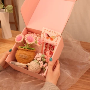 SY Mother's Day Gift 100% Handmade Crochet Flower Custom Knitting Stuffed Animal Gift Box Elegant Mother's Day Gift Set for Mom