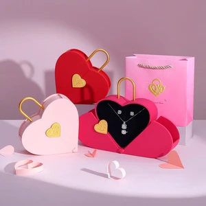 Valentine's Day Romantic Love-Shaped Jewelry Box with Ready-Made Decorative Flowers & Plants for Girlfriend's Confession Gift