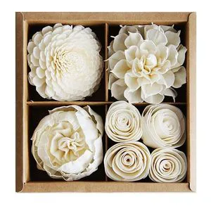 Handmade Eco-Friendly Sola Wood Flowers in Different Designs and Sizes for Chinese New Year Father's Day Mother's Day Easter