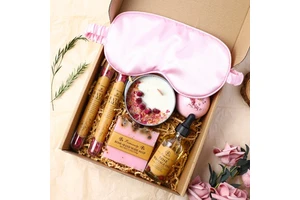 Valentine's Day Gift Ideas Unique Rose Gift Box 2023 Ladies Women Massage Oil Candle Spa Birthday Gift for Girlfriend