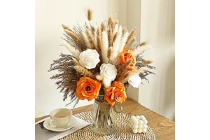 Wholesale Customized Artificial Dried Flowers Bouquets and Vases for Christmas and Valentine's Day Bridal Bouquet Decorations