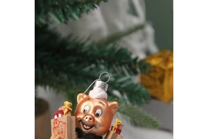 Advanced Handmade Glass Crafts Chef Cartoon Pig Festival Decoration, Used for Unique Holiday Gifts and Themed celebrations