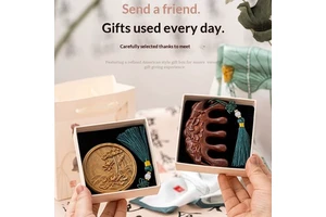 Traditional Chinese Wooden Comb Exquisite Souvenir Ideal Gift For Mother Teacher And Foreign Guests