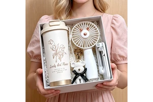 Customizable Luxury Leather Valentine's Day Birthday Gift Set Promotional Bridesmaid Wedding Souvenirs for Guests Thank You