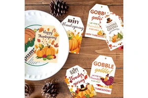 Modern Retro Turkey Hanger Pendant Thanksgiving Decoration Props with Gift Card Label for Parties