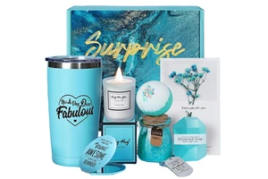 2024 Novelty Blue Customized Logo Teacher Appreciation Mother's Day Luxury Spa Gift Basket Corporate Birthday Women Gift Set