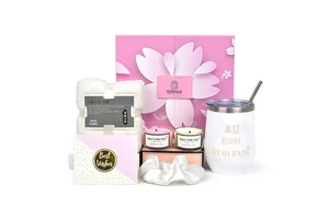 Wholesale Discount Price Mother Day Gift Box Set 100% Cotton Towels Wedding Souvenir Womens Novelty Gift Set