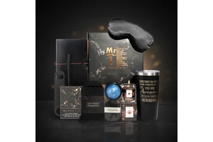 Men's Modern Gift Box Set Exquisite Stylish Plastic Packaging for Valentine's Day Father's Day Featuring Scented Candles Bath