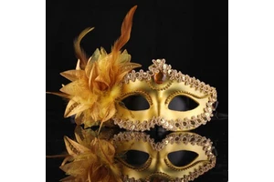 Ladies Fancy Dress Party Silver Fantasy Venetian Halloween Masquerade Mask for Mardi Gras Parties Cosplay and Costume Accessory