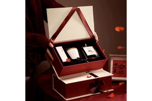 Romantic Luxury Valentine's Day New Year Gift Set Home Fragrance Soy Wax Scented Candle and Reed Diffuser Set Gift Box