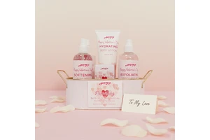Valentine's Day 6-Piece Bath Gift Set-Floral Scent Body Care for Children & Adults with Pink Heart-themed Metal Tray