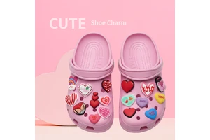 New Customized Wholesale Valentine's Day 2D Diy Adult love Accessory Hug Shoe Decoration Heart Shape Chocolate Candy Shoe Charm