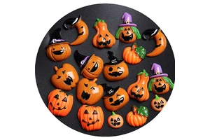 Promotional Gifts Poly Halloween Product Pumpkins Charms with Flower Resin Mobile Accessories