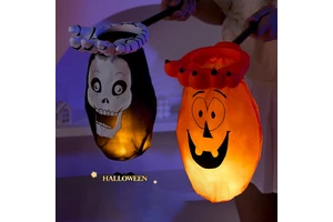 New Arrival Halloween Theme Pumpkin Skull Ghost Hand Durable Plastic Candy Bag Gift Bag Child LED Light Candle Outdoor Use Party