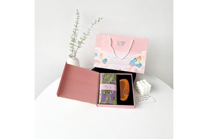2025 Mother's Day Gift Set | Hand-Painted Polyester Scarf + Wooden Comb Combo (Elegant Gift Box Bag Valentine's Day Ready