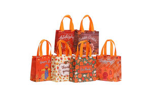 Thanksgiving Series Tote Gift Bags Autumn Harvest Maple Leaf Design Non-Woven Fabric for Holiday Atmosphere Filing Products