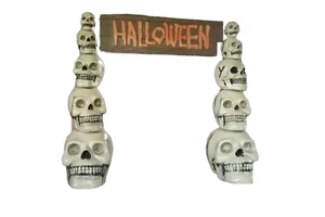 Commercial Fiberglass Halloween Skull Archway Life Size Skeleton Entrance Gate Outdoor Haunted House Prop for Theme Park