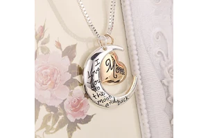 Wholesale Mother's Day Gifts I love You Mom Love Moon Necklace Mom Gift Pendant