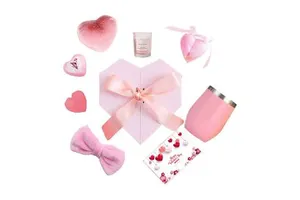 Valentine Day Bath Gift Set Pink Women Spa Bomb Salt Heart Shape Box Gift for Promotion