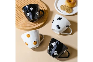 Wholesale Nordic Customizable Halloween Cute Ceramic Cup Spooky Pumpkin Bat Motifs Custom Coffee Mug with logo