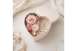 Small Heart Shape Flower Box Custom Rigid Paper Gift Box Mini Size Insert Tray For Jewelry And Roses
