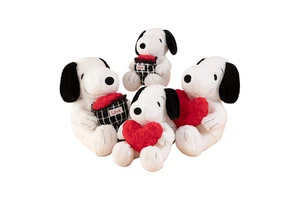 Valentine's Day Romantic Confession New Product Holding Heart and Flower Dog Doll Plush Toy Keychain Wholesale