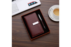Mini Size Favors Gifts Guest Makeup Corporate Gift Set for Man Women A5 Notebook Pen Gift Box Set