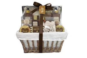 Fragrance Candle Exfoliating Basket Luxury Woman Goat Milk Eco Friendly Essentials Bath Gift Set
