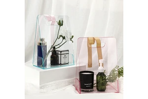 Light Luxury Custom Triangle Handle Valentine's Day Acrylic Flower Box