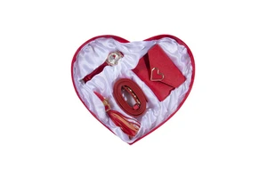 Valentine Day Christmas Ladies Gift Set Watch Belt Wallet Fashionable Practical for Girlfriends and Girls