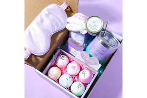 Unique Friendship Gift Basket Relaxing Spa Birthday Bath Set Gift Ideas Mother Day Wine Tumbler Set Friend Gifts for Women
