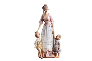 Mother's Day Gifts Resin Mum with Kid Art Statue Mother Day Decoration
