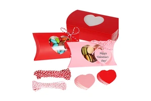 Valentine's Day Candy Pillow-shaped Box Comes with a Tag and a Cotton Rope, Suitable for Valentine's Day Parties.