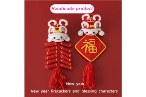 Hand-Woven Wool Leaf Shape Eco-Friendly New Year Firecrackers and 'Fu' Character Car Couplets for Bedroom Home Decoration