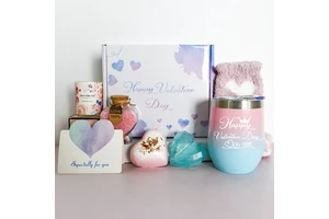 Luxury Pink Blue Gradient Gift Set Includes Eggshell Cups Socks and Exquisite Bath Products for Valentine Gift for Mom/ladies
