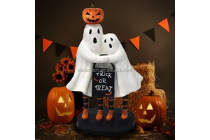 Customized Halloween Wholesale Resin Handmade Outdoor Ghost Head Pumpkin Couple Hugs Party Decorations Hot Selling American