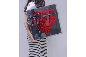 New Product Natural Valentine Day Gifts Preserved Roses Acrylic Box Eternal Long Lasting Flower Box with Heart Shape Box
