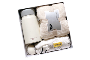 Valentine's Day Teacher's Day Birthday & Mother's Day Gift Sets for Women Bridesmaids & Girlfriends
