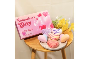 Valentine Day Gifts Set Printed Heart Shape Organic Aromatherapy Essential Oil Bath Bomb Set