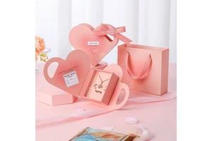 Wholesale Valentine Day Hand Held Gift Box Romantic Heart Shaped Jewelry Set Gift Packing Boxes with Insert
